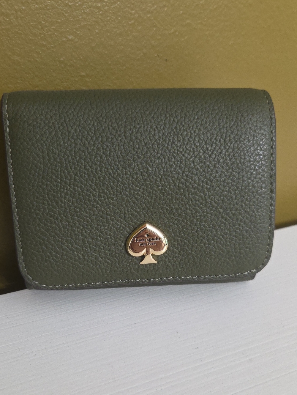 kate spade Olive Pebbled Leather Small L-zip Wallet with Gold Spade Logo